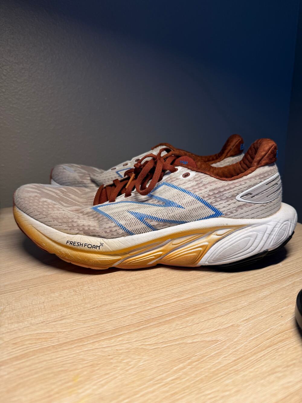 New Balance Balos running shoes